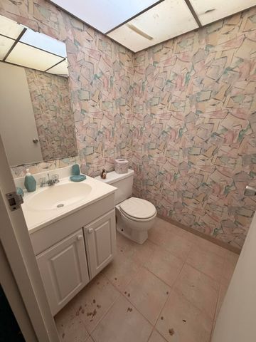 43 Valencia B, Delray Beach, FL 33446