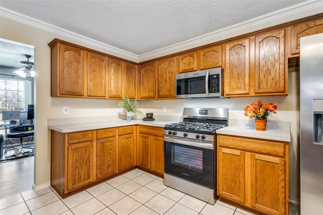 8009 Trophy Court, Rowlett, TX 75089