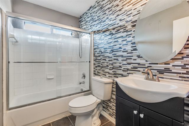 8009 Trophy Court, Rowlett, TX 75089