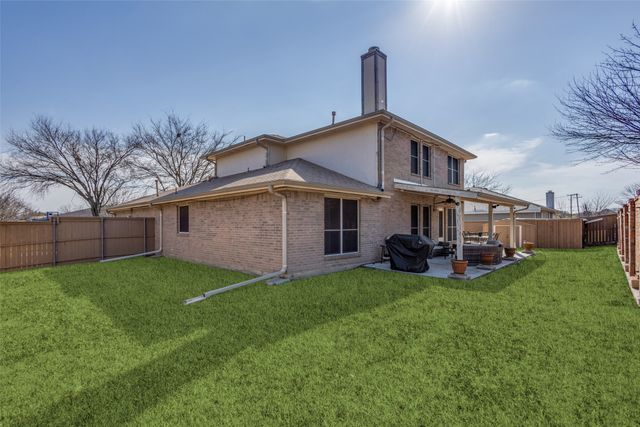 8009 Trophy Court, Rowlett, TX 75089