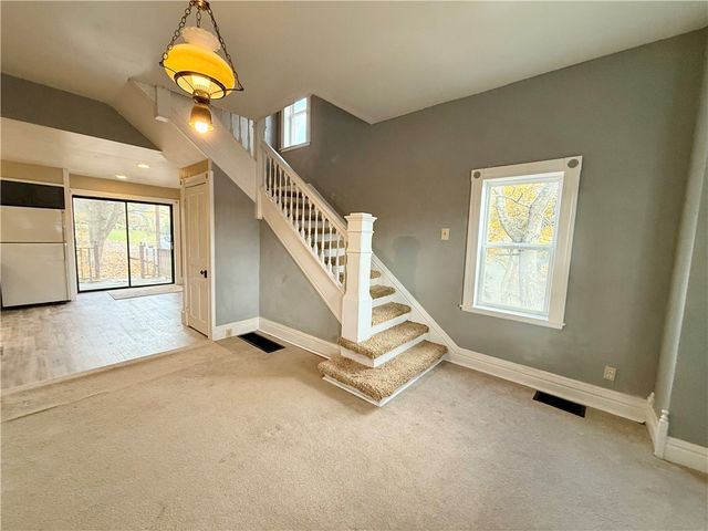 57 W Main St, Cowanshanock Twp, PA 16263