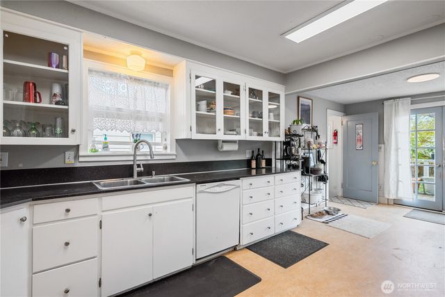 1644 22nd, Longview, WA 98632
