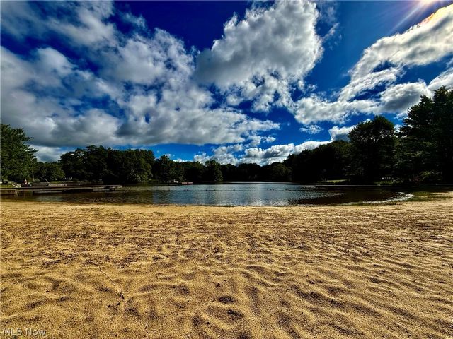 17956 Elliott Drive, Chagrin Falls, OH 44023