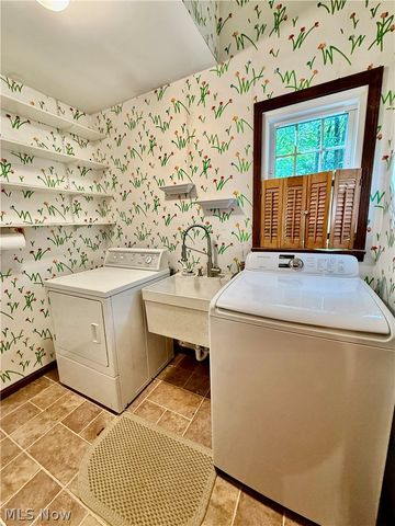 17956 Elliott Drive, Chagrin Falls, OH 44023