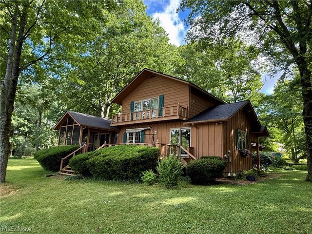 17956 Elliott Drive, Chagrin Falls, OH 44023