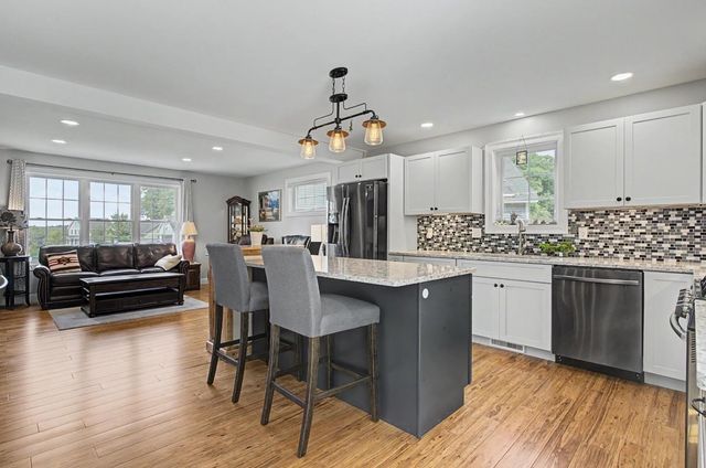 20 Beaumont Drive, Dover, NH 03820