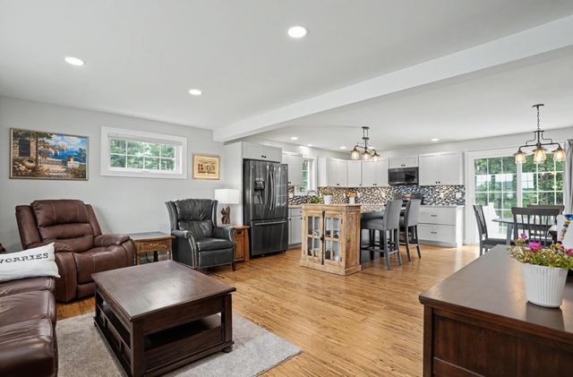20 Beaumont Drive, Dover, NH 03820