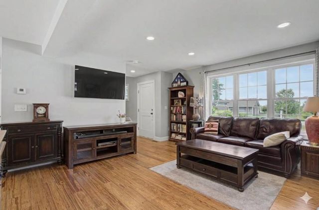 20 Beaumont Drive, Dover, NH 03820