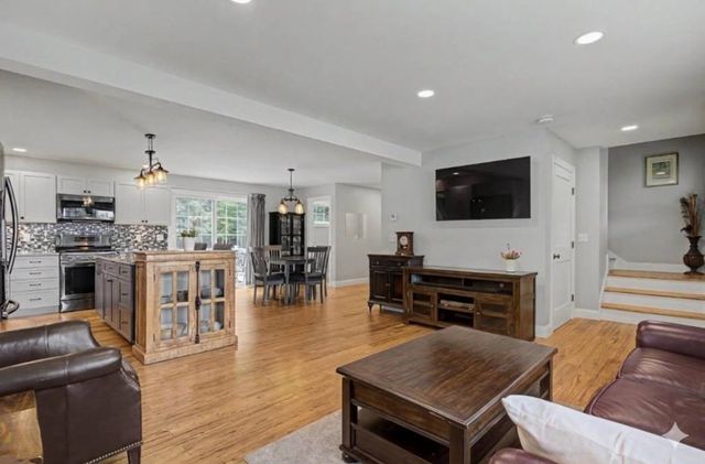 20 Beaumont Drive, Dover, NH 03820