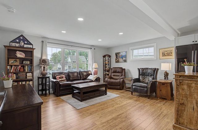 20 Beaumont Drive, Dover, NH 03820