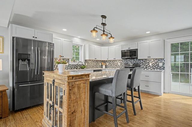 20 Beaumont Drive, Dover, NH 03820