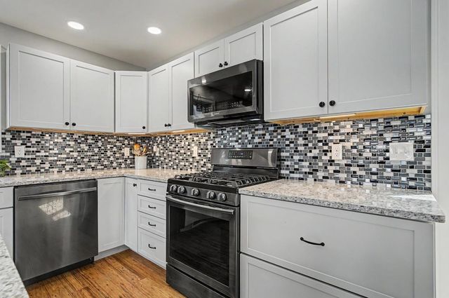 20 Beaumont Drive, Dover, NH 03820