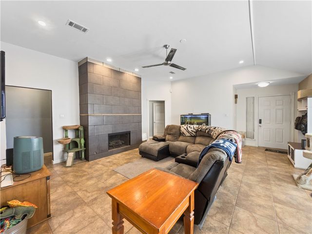 1702 Beaver Pond Court, Bryan, TX 77807