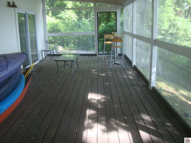 393 Lake Vista Drive, Cadiz, KY 42211