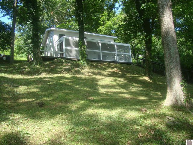 393 Lake Vista Drive, Cadiz, KY 42211