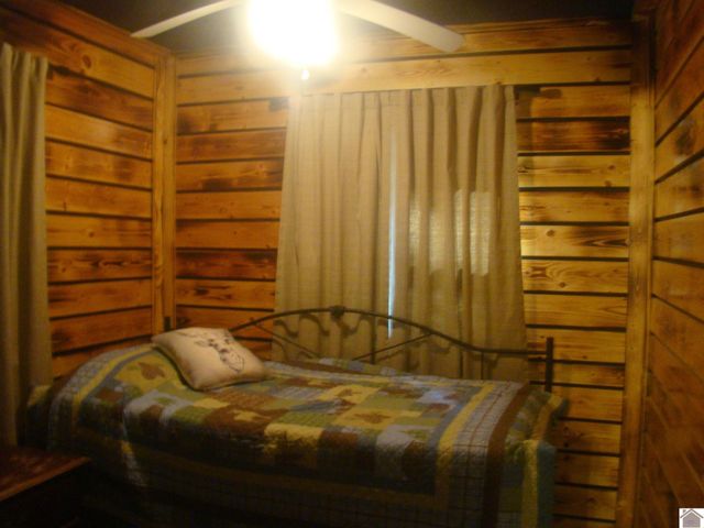 393 Lake Vista Drive, Cadiz, KY 42211