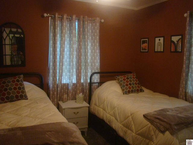 393 Lake Vista Drive, Cadiz, KY 42211