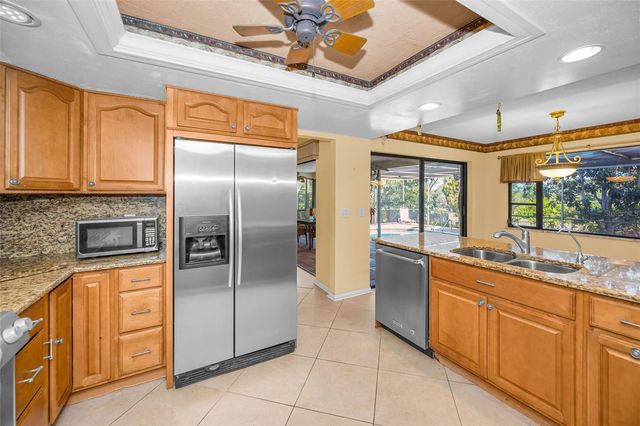 760 VILLAGE WAY, Palm Harbor, FL 34683