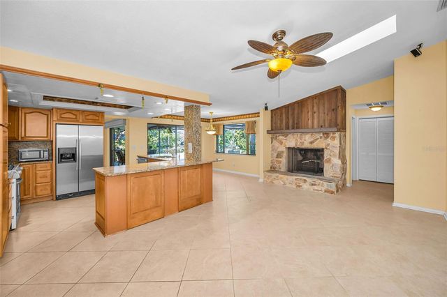 760 VILLAGE WAY, Palm Harbor, FL 34683