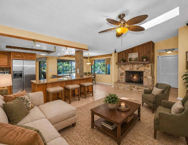 760 VILLAGE WAY, Palm Harbor, FL 34683