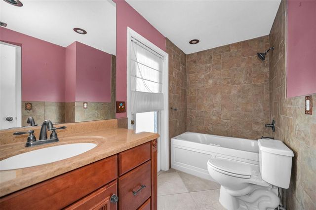 760 VILLAGE WAY, Palm Harbor, FL 34683