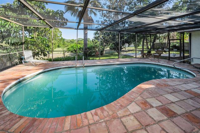 760 VILLAGE WAY, Palm Harbor, FL 34683