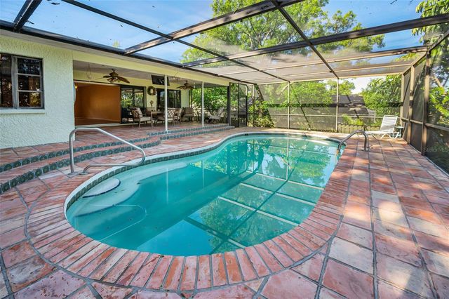 760 VILLAGE WAY, Palm Harbor, FL 34683