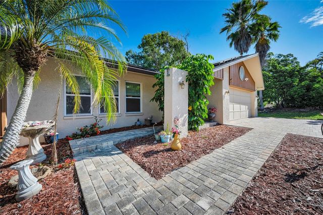 760 VILLAGE WAY, Palm Harbor, FL 34683