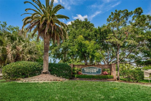 760 VILLAGE WAY, Palm Harbor, FL 34683