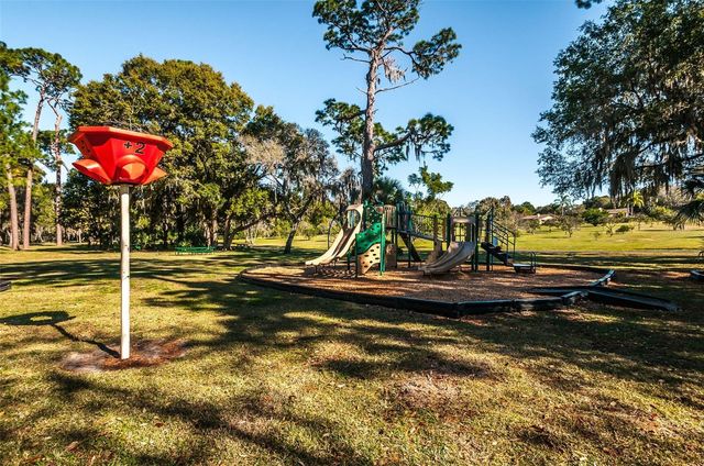 760 VILLAGE WAY, Palm Harbor, FL 34683