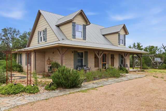 1275 LACEY DR, Bandera, TX 78003