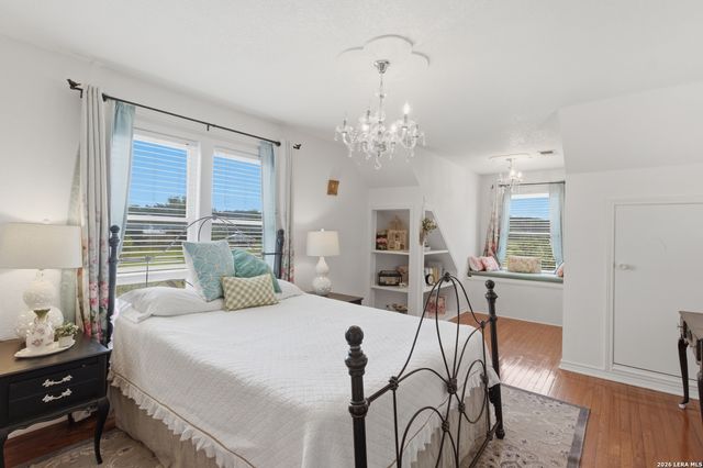 1275 LACEY DR, Bandera, TX 78003