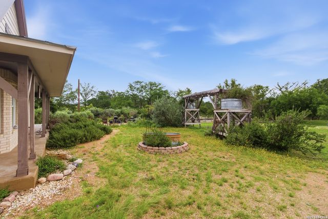 1275 LACEY DR, Bandera, TX 78003
