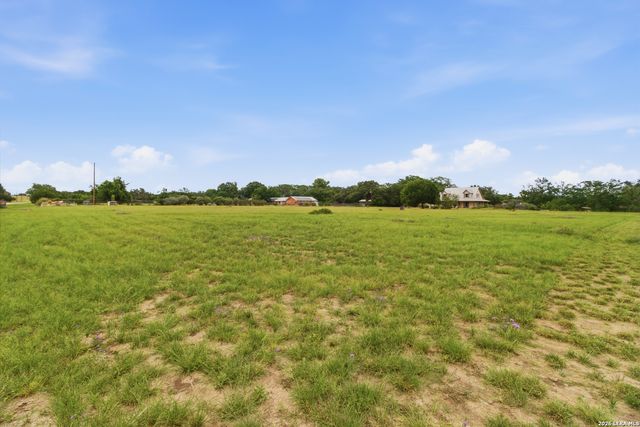 1275 LACEY DR, Bandera, TX 78003