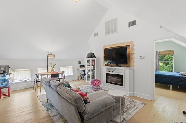 1275 LACEY DR, Bandera, TX 78003
