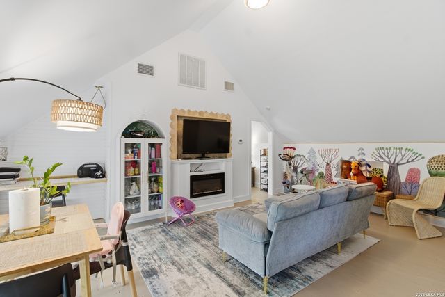 1275 LACEY DR, Bandera, TX 78003