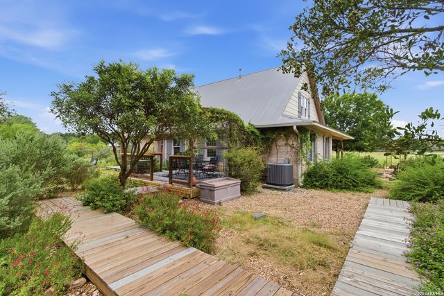 1275 LACEY DR, Bandera, TX 78003
