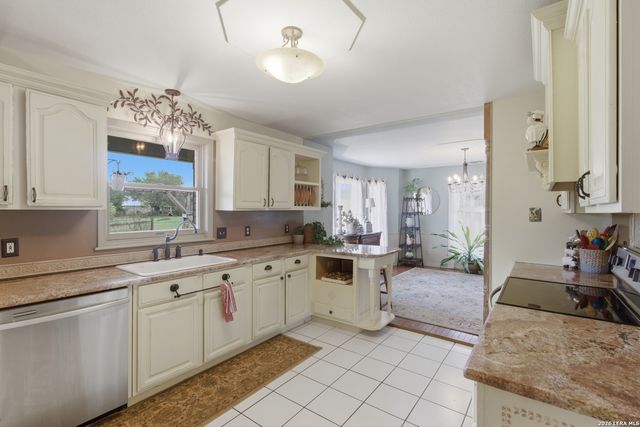 1275 LACEY DR, Bandera, TX 78003