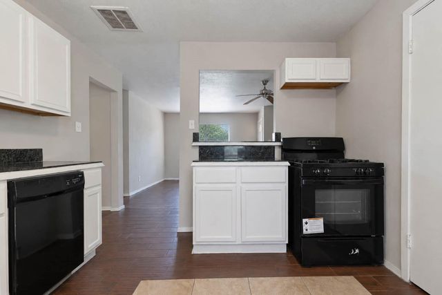 7217 Parker Road, Houston, TX 77016