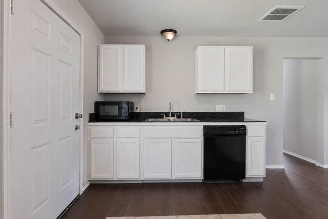 7217 Parker Road, Houston, TX 77016