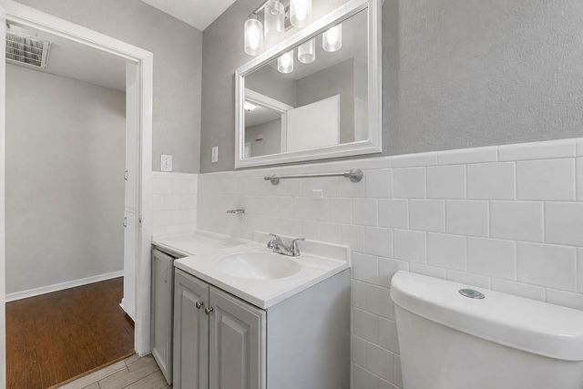 7217 Parker Road, Houston, TX 77016