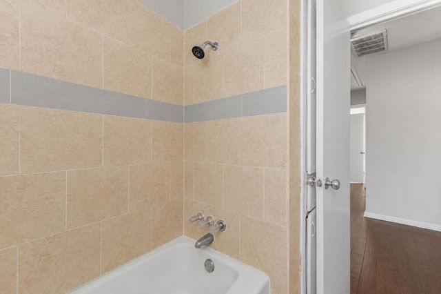 7217 Parker Road, Houston, TX 77016
