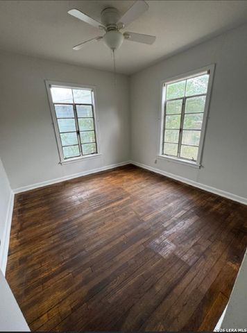 122 COLGLAZIER AVE, San Antonio, TX 78223