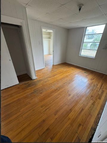 122 COLGLAZIER AVE, San Antonio, TX 78223