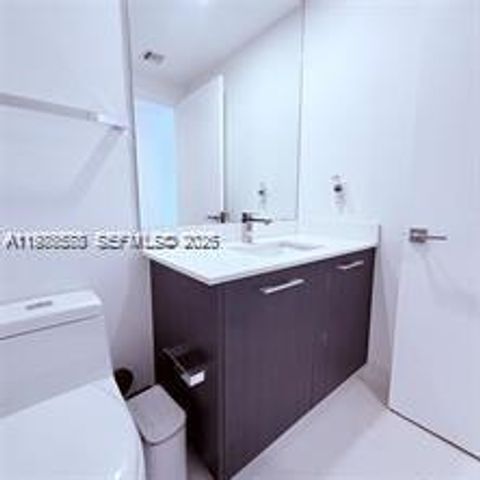 55 SW 9th St 3903, Miami, FL 33130