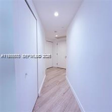 55 SW 9th St 3903, Miami, FL 33130