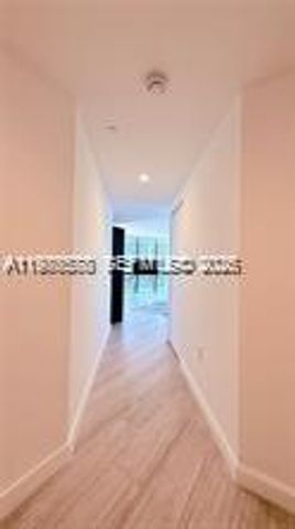 55 SW 9th St 3903, Miami, FL 33130
