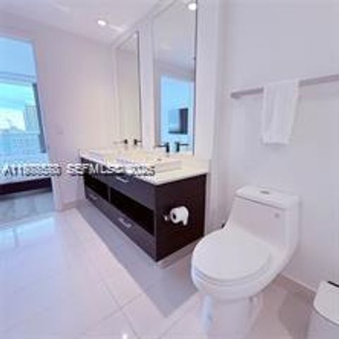 55 SW 9th St 3903, Miami, FL 33130