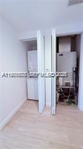 55 SW 9th St 3903, Miami, FL 33130