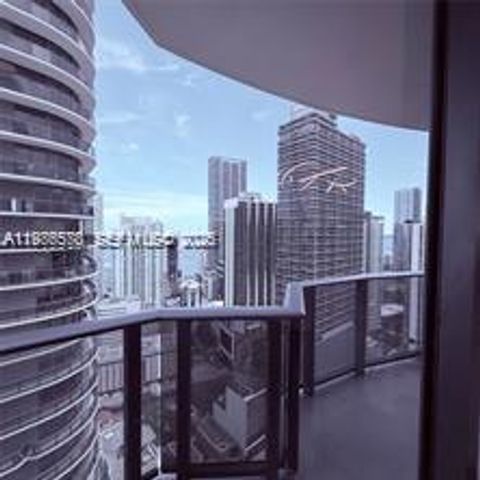 55 SW 9th St 3903, Miami, FL 33130